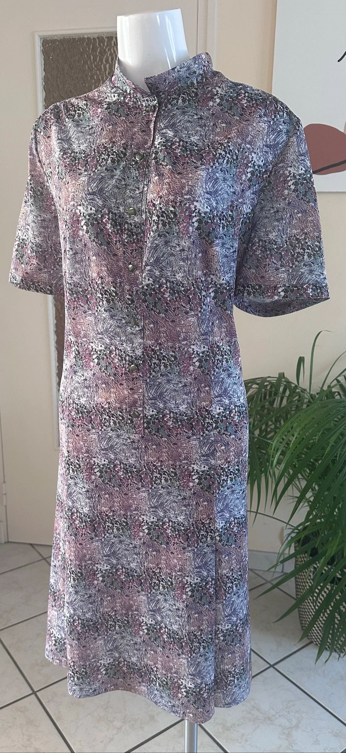 Robe Vintage Imprimée Verde e Roxa T42/44 – Botões de Bijuteria Verde e Dourado – photo 5